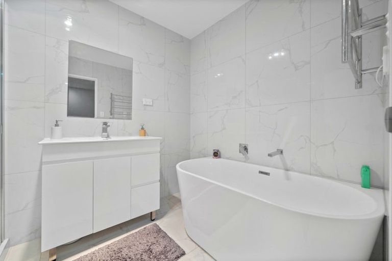 Photo of property in 11b Kimdale Place, Totara Heights, Auckland, 2105