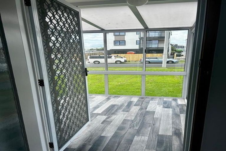 Photo of property in 1/32 Dale Crescent, Pakuranga, Auckland, 2010