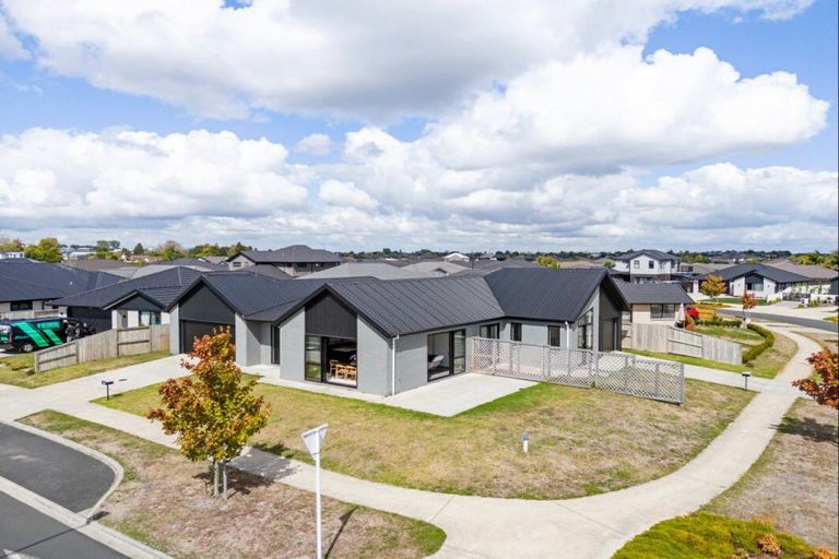 Photo of property in 19 Keerangi Place, Rototuna North, Hamilton, 3210