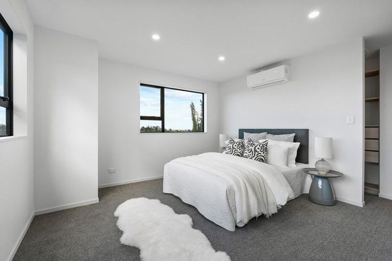 Photo of property in 4d Fowler Street, Northcote, Auckland, 0627