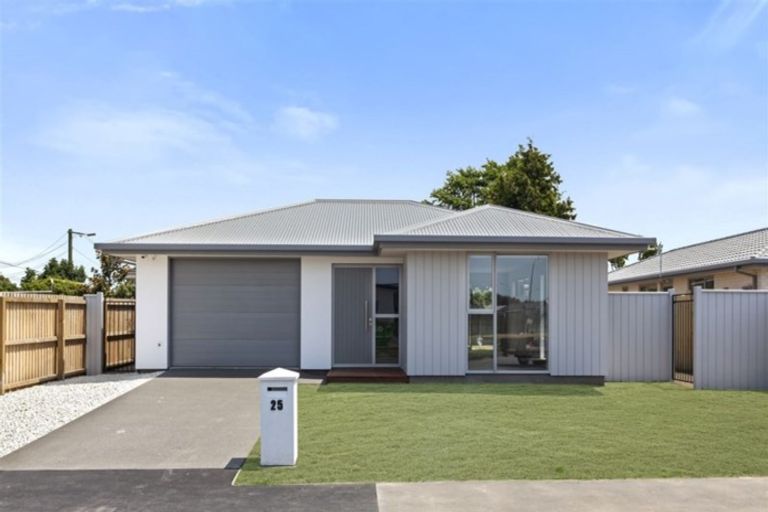 Photo of property in 25 Kingsbridge West, Burwood, Christchurch, 8083