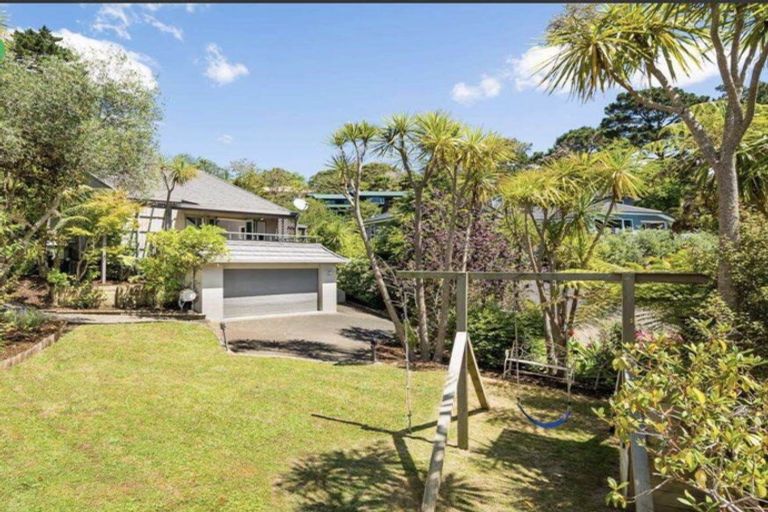 Photo of property in 6 Tree Fern Trail, Campbells Bay, Auckland, 0630