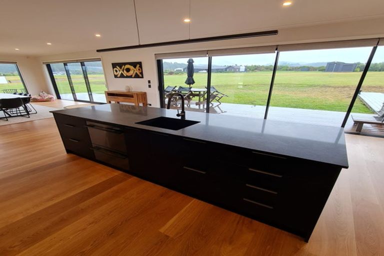 Photo of property in 7 Ribbonwood Lane, Kinloch, Taupo, 3377