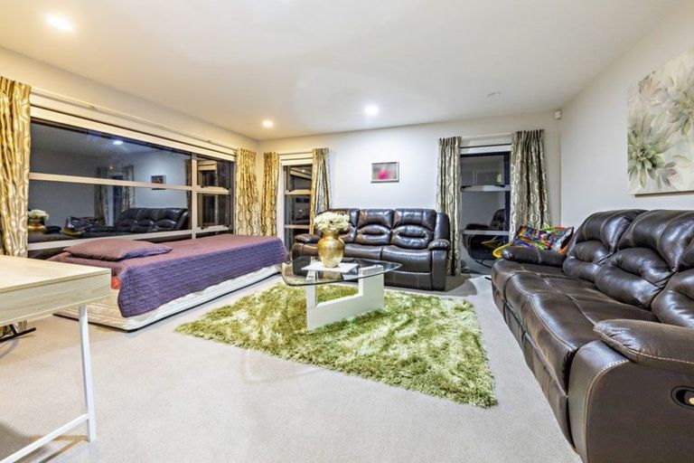 Photo of property in 34 Pickaberry Avenue, Karaka, Papakura, 2113