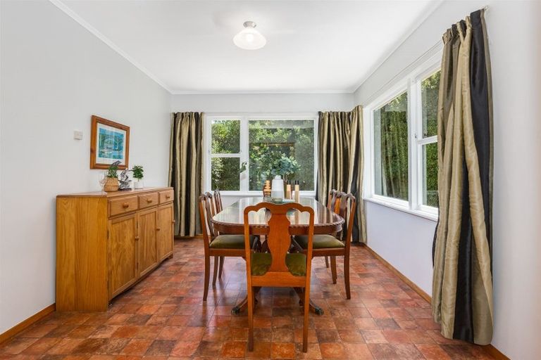 Photo of property in 35 Saint Johns Terrace, Tawa, Wellington, 5028