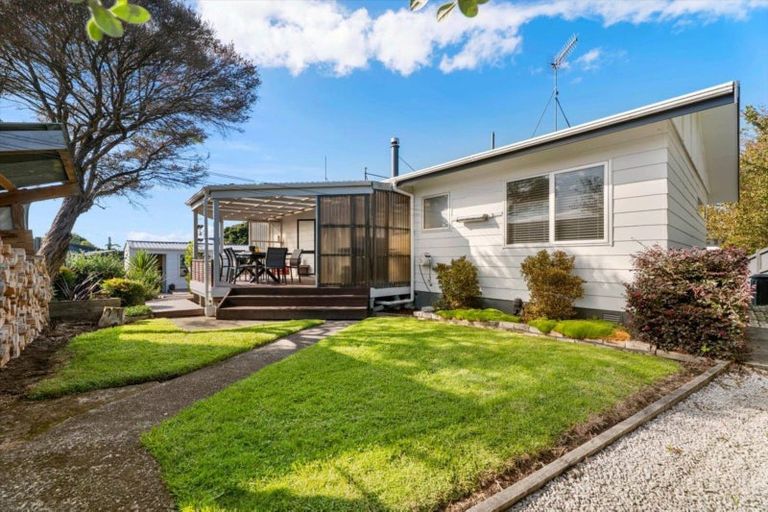 Photo of property in 9 Milsom Place, Te Puke, 3119