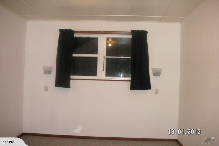 Photo of property in 122 Cambridge Terrace, Fairfield, Lower Hutt, 5011