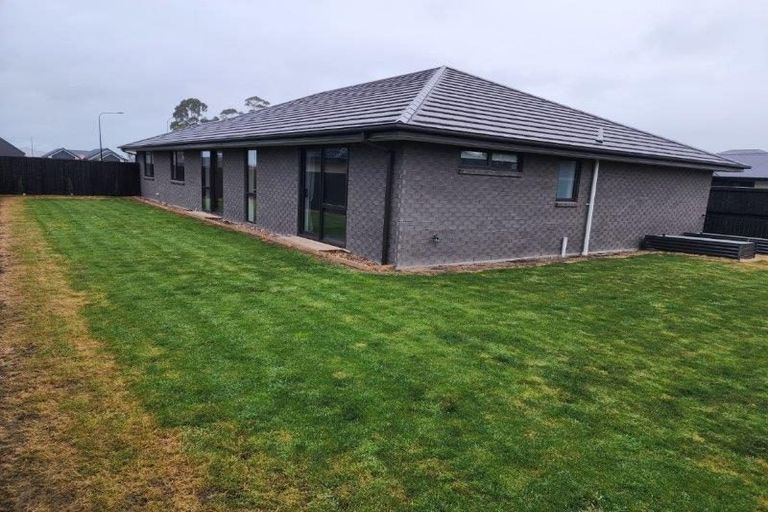 Photo of property in 2 Tara Crescent, Woodend, 7610