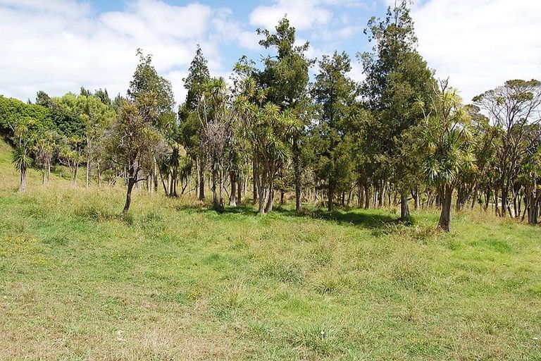 Photo of property in 135 Phillips Road, Kaiwaka, 0573