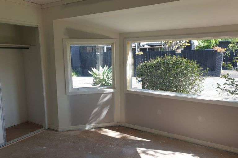 Photo of property in 4/45 Shakespeare Road, Milford, Auckland, 0620