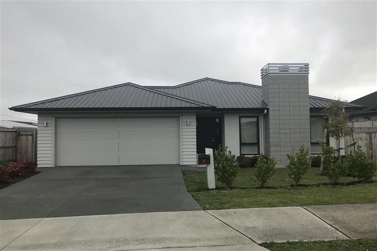 Photo of property in 8 Gelderland Way, Karaka, Papakura, 2113