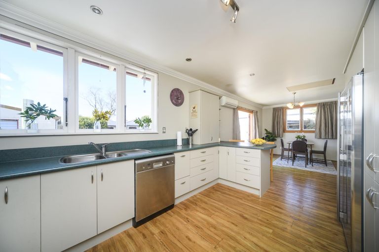 Photo of property in 131 Cook Street, West End, Palmerston North, 4410