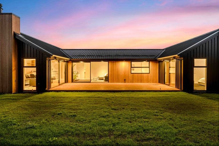 Photo of property in 35 Ridgeland Way, West Melton, 7618