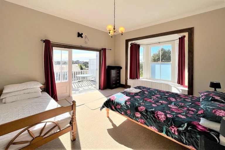 Photo of property in 218 Frankley Road, Frankleigh Park, New Plymouth, 4310