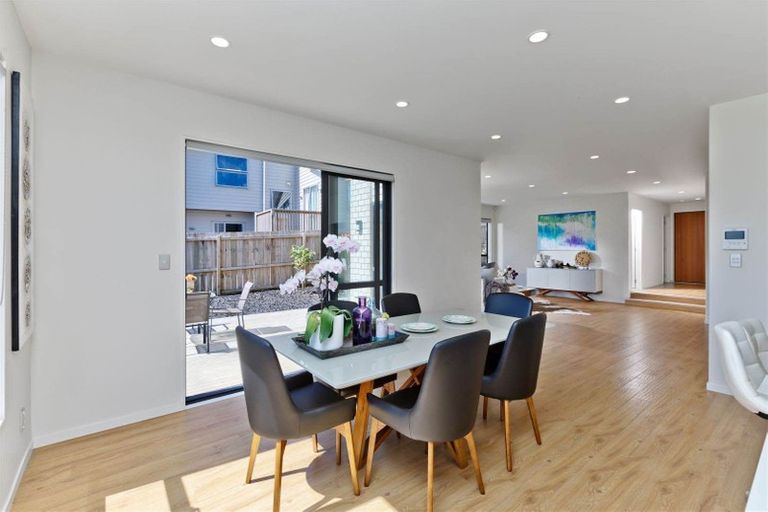 Photo of property in 22 Bridget Court, Red Beach, 0932