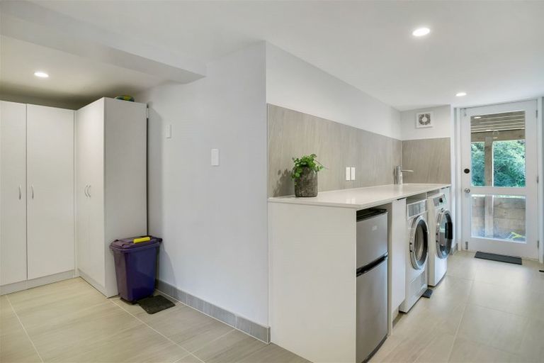 Photo of property in 38a Colmar Road, Mellons Bay, Auckland, 2014