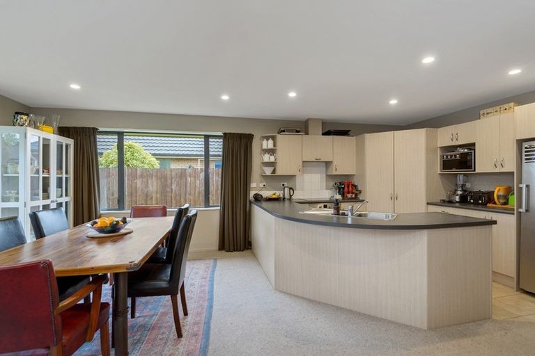 Photo of property in 19 Pohutukawa Crescent, Parklands, Christchurch, 8083