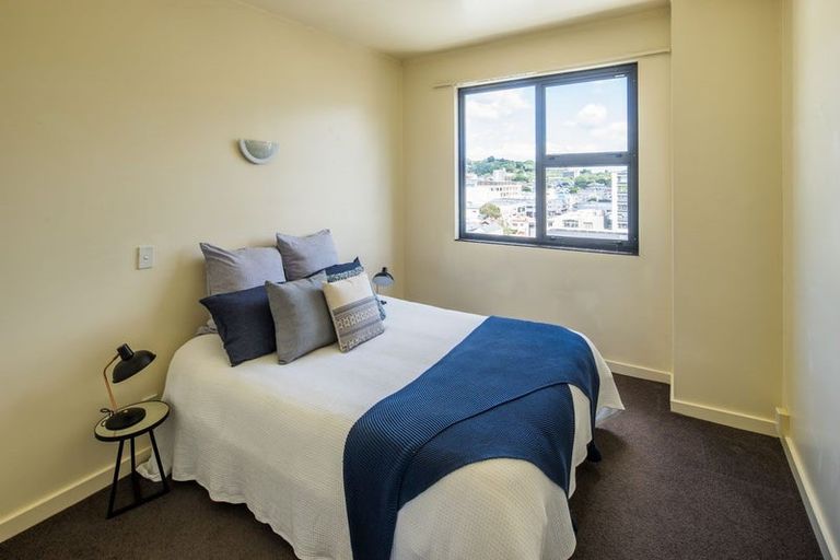Photo of property in 17 Kent Terrace - Kent Apartments, 7e/16 Kent Terrace, Mount Victoria, Wellington, 6011
