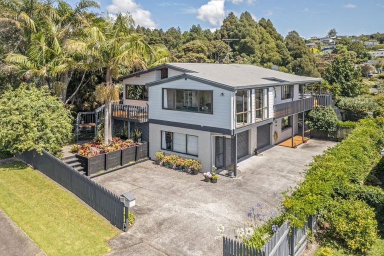 Photo of property in 32 Mcdowell Crescent, Hillcrest, Auckland, 0627