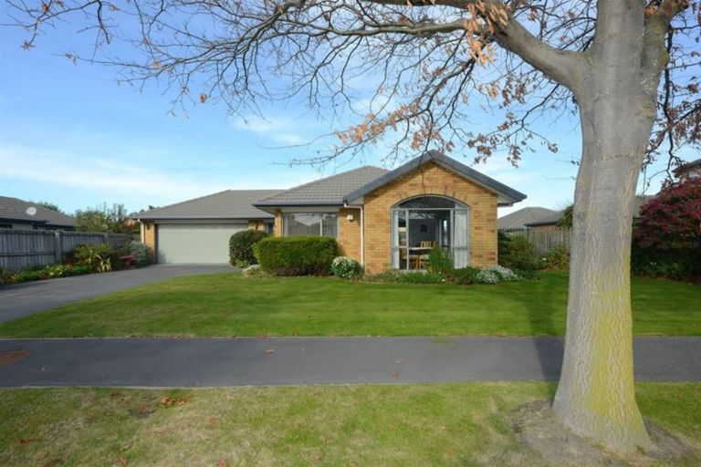 Photo of property in 22 Sutton Place, Dallington, Christchurch, 8061