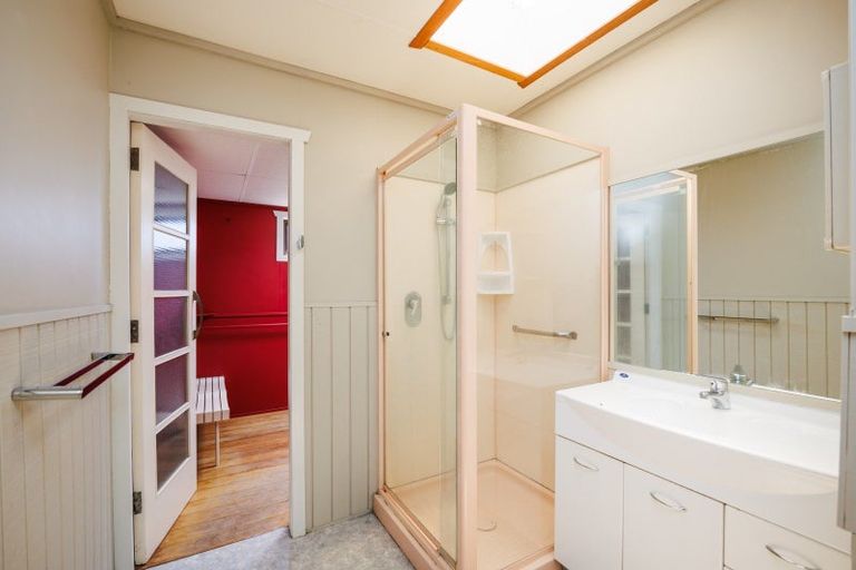 Photo of property in 1941 Parewanui Road, Parewanui, Bulls, 4894