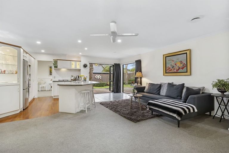 Photo of property in 12 Moycullien Lane, East Tamaki Heights, Auckland, 2016