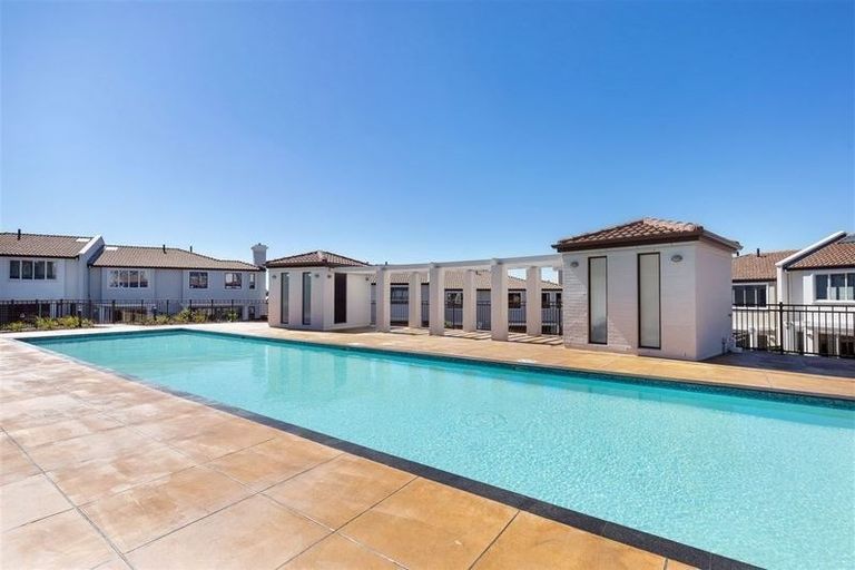 Photo of property in Point Ridge, 19/130 Gills Road, Albany Heights, Auckland, 0632