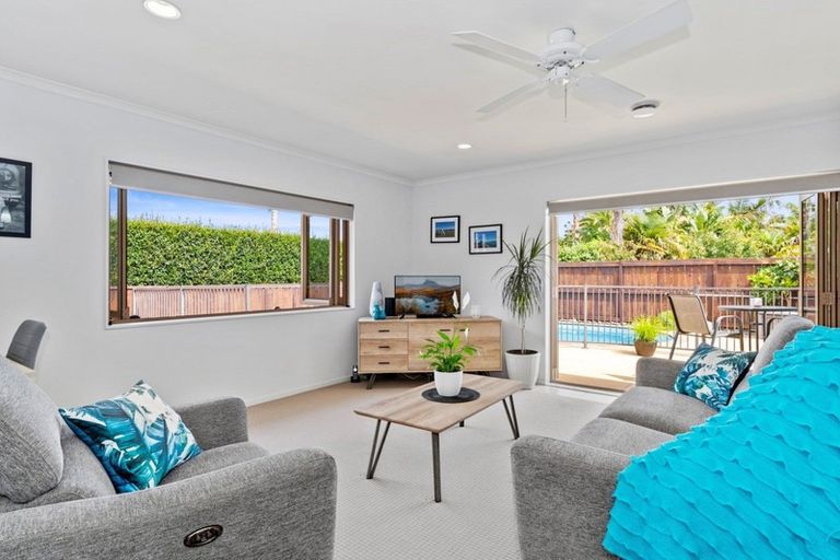 Photo of property in 18 Saint Clair Place, Papamoa Beach, Papamoa, 3118