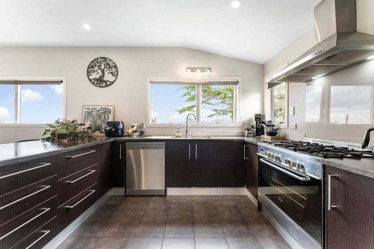 Photo of property in 10 Allender Drive, Torbay, Auckland, 0630