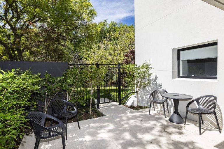 Photo of property in 2/18 Carlton Mill Road, Merivale, Christchurch, 8014