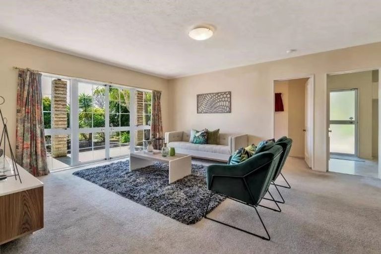 Photo of property in 22 Sunnyview Avenue, Shelly Park, Auckland, 2014