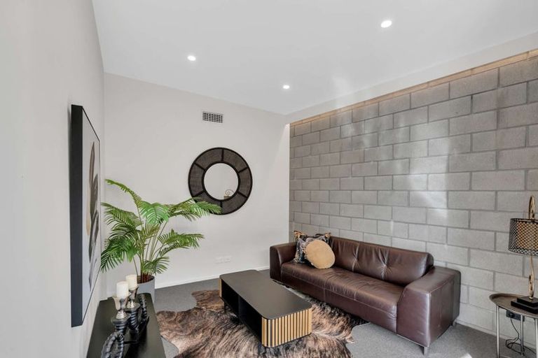 Photo of property in 13 Round Hill Rise, Cracroft, Christchurch, 8022