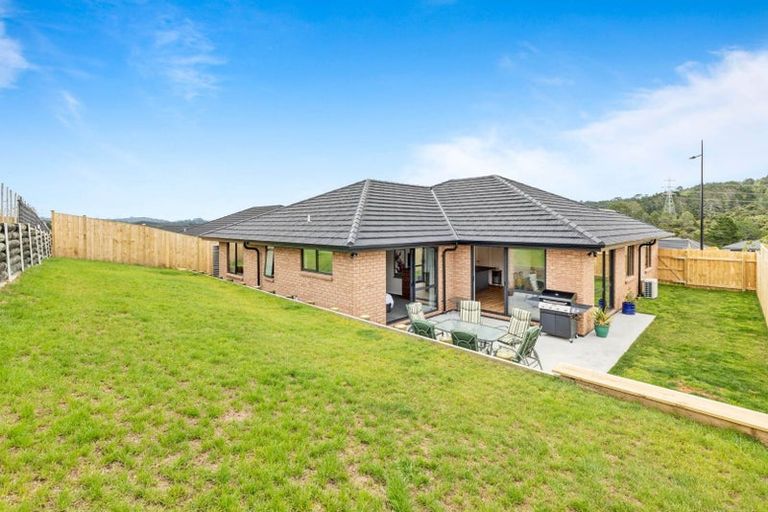 Photo of property in 12 Jeroboam Loop, Kumeu, 0810