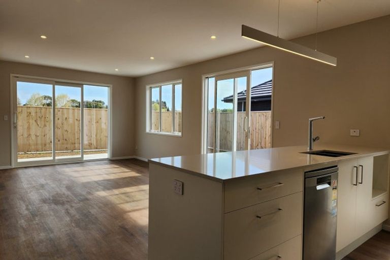 Photo of property in 3 Pahiki Crescent, Levin, 5510