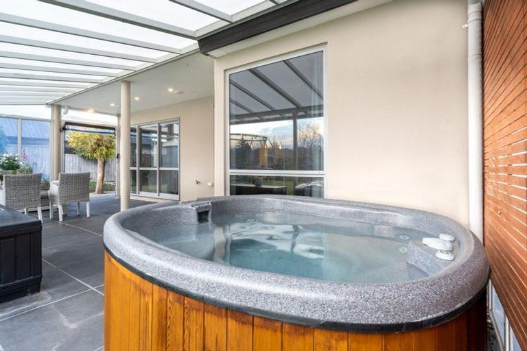 Photo of property in 7 Goodall Place, Redwood, Christchurch, 8051