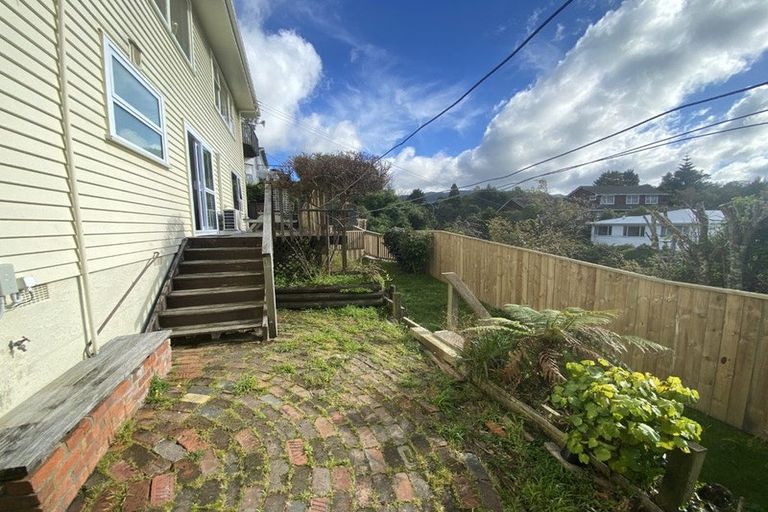Photo of property in 10 Oriel Place, Tawa, Wellington, 5028