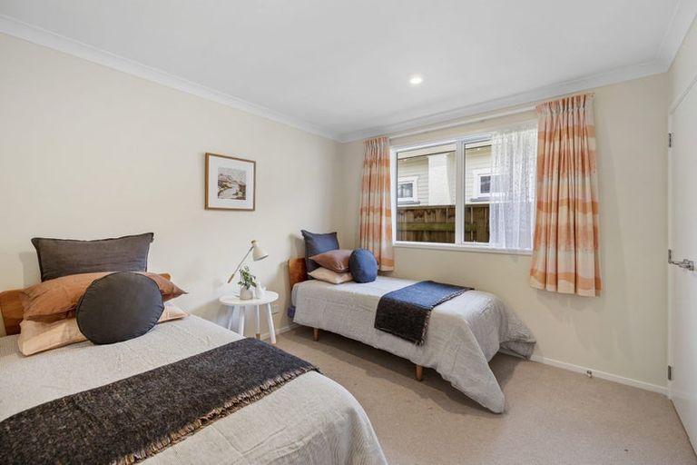 Photo of property in 48 Wallace Place, Westown, New Plymouth, 4310