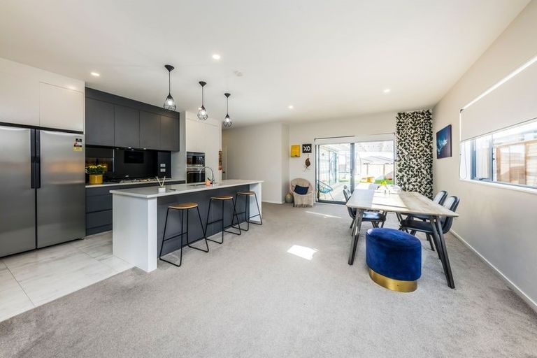 Photo of property in 10 Earlywood Road, Takanini, 2110