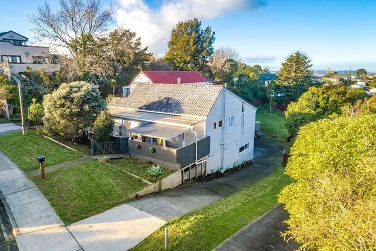 Photo of property in 6 Cyclarama Crescent, Massey, Auckland, 0614