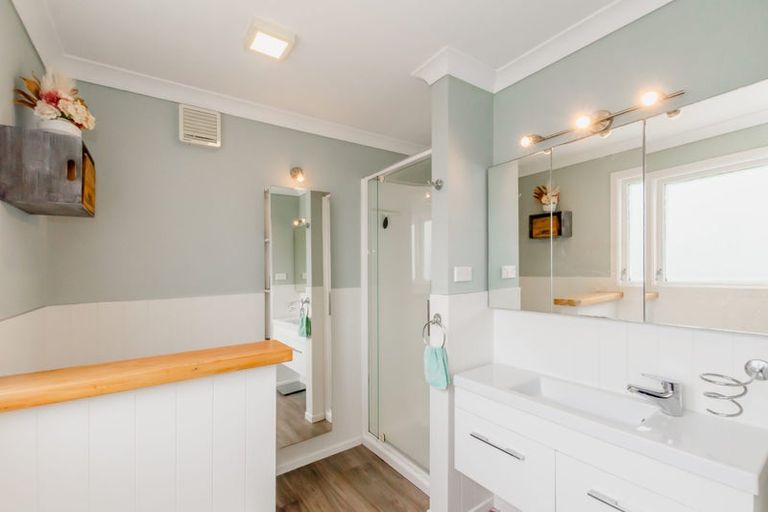 Photo of property in 290 Rosetta Road, Raumati Beach, Paraparaumu, 5032