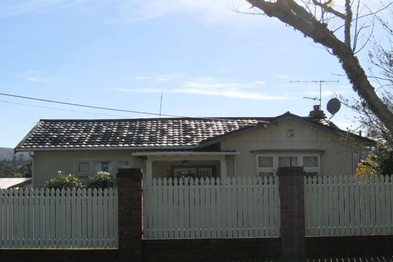 Photo of property in 5 Kairimu Street, Stokes Valley, Lower Hutt, 5019