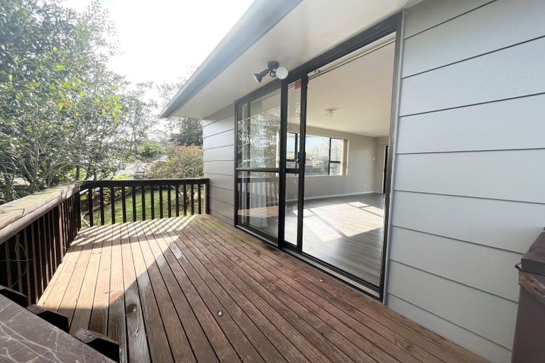 Photo of property in 1 Edgware Road, West Harbour, Auckland, 0618