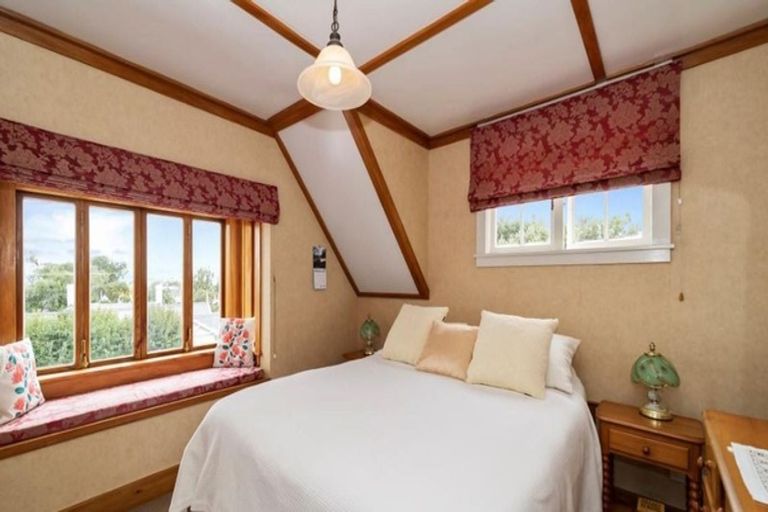 Photo of property in 66 Gilbert Street, New Plymouth, 4310