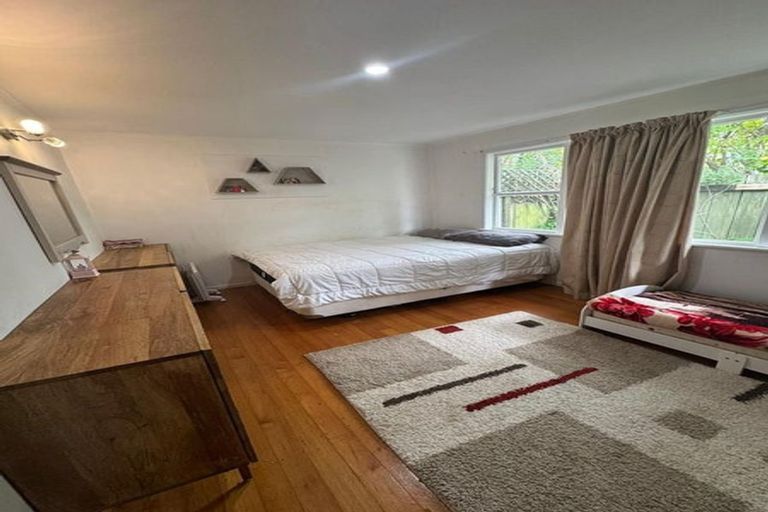 Photo of property in 152 Ennis Avenue, Pakuranga Heights, Auckland, 2010