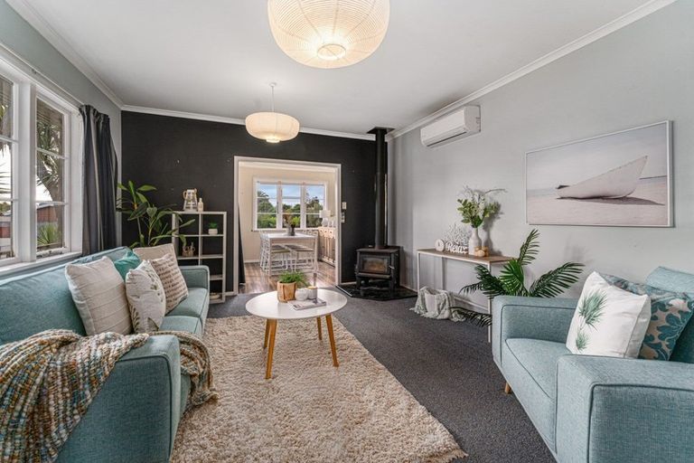 Photo of property in 35 Kiharoa Street, Otaki Beach, Otaki, 5512