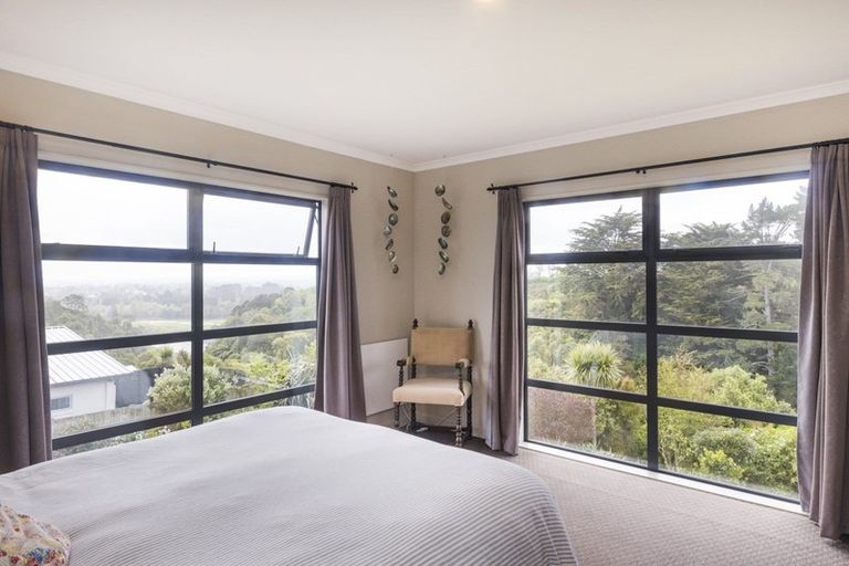 Photo of property in 76 Cashmere Drive, Fitzherbert, Palmerston North, 4410