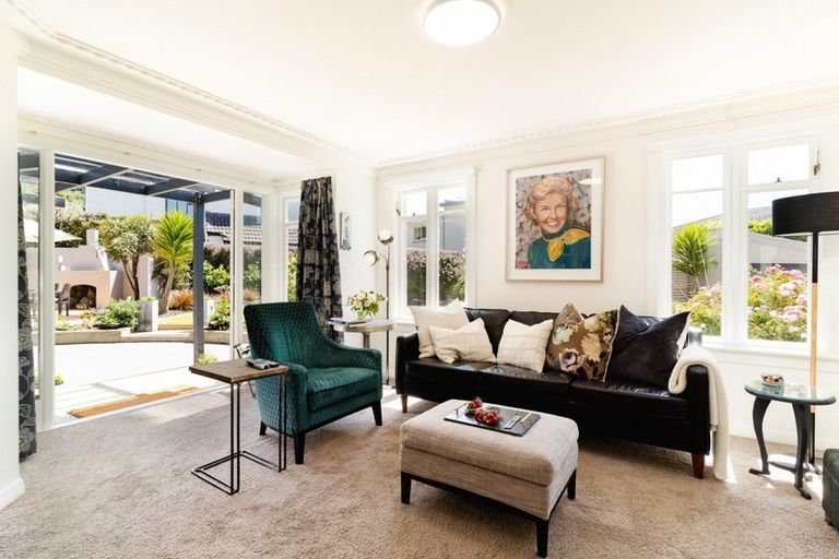 Photo of property in 10 Cliffs Road, Saint Clair, Dunedin, 9012