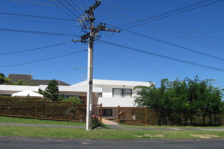 Photo of property in 2/20 Stanley Avenue, Milford, Auckland, 0620