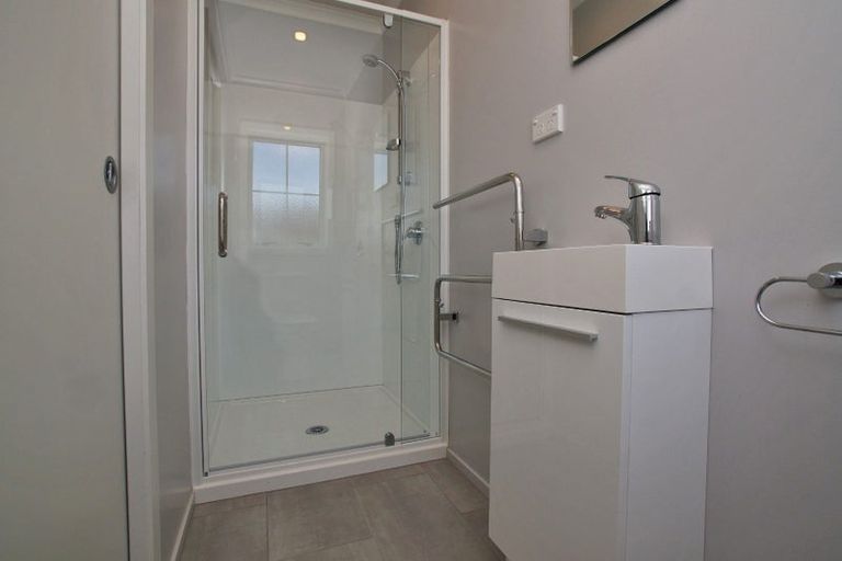 Photo of property in 32 Queens Park Crescent, Frankton, Hamilton, 3204