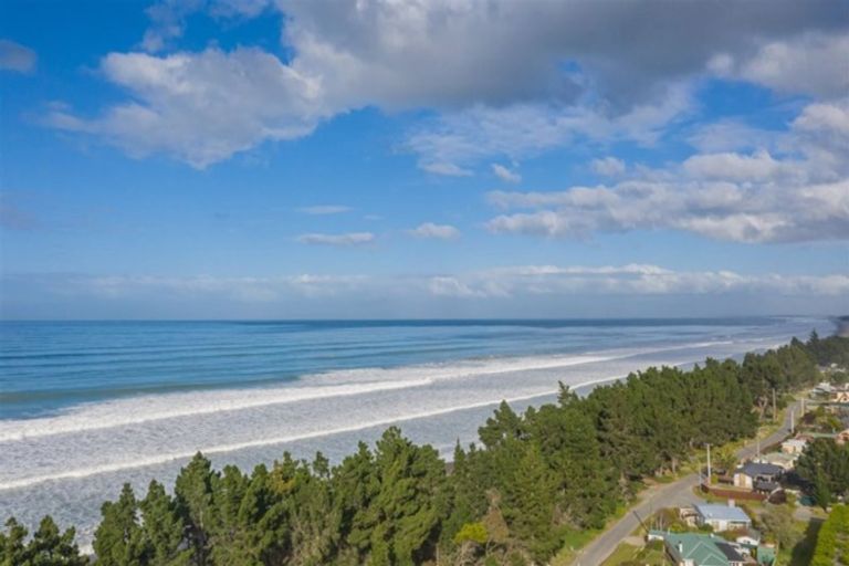 Photo of property in 32 Chamberlain Avenue, Amberley, 7481